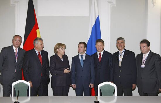 President Dmitry Medvedev and Chancellor Angela Merkel