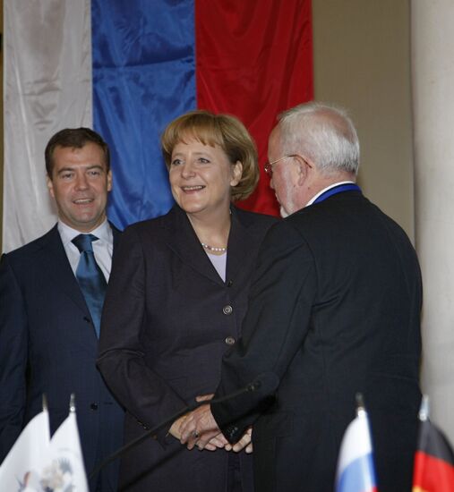 President Dmitry Medvedev and Chancellor Angela Merkel