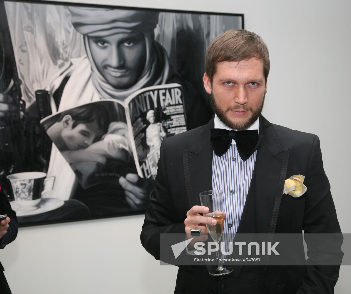 Opening of Golden War exhibition by Pyotr Aksyonov