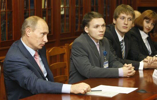 Vladimir Putin visits St. Petersburg