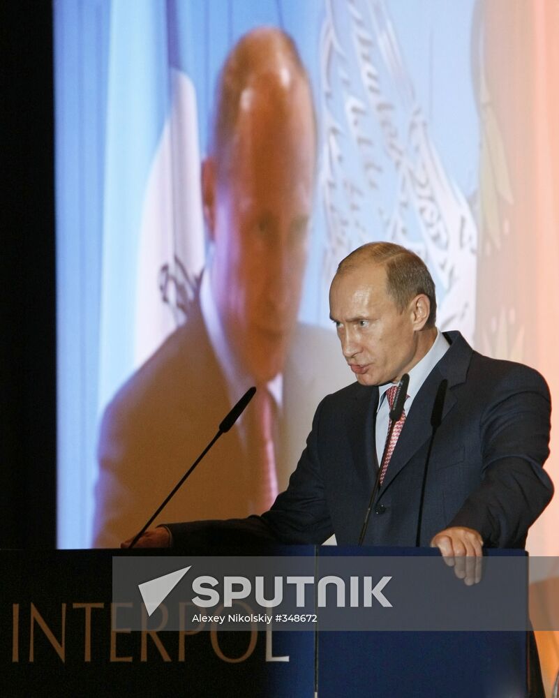 Vladimir Putin visits St. Petersburg