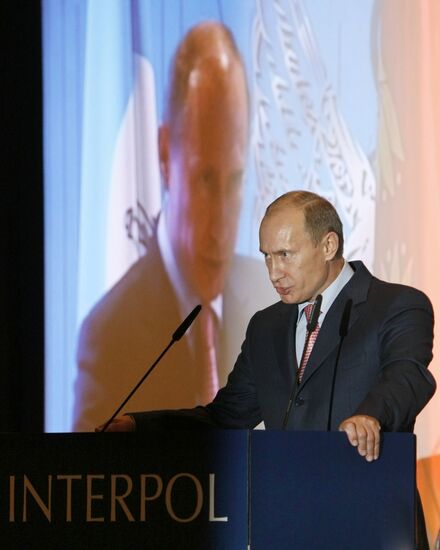 Vladimir Putin visits St. Petersburg