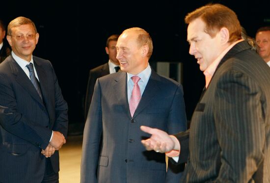 Vladimir Putin visits St Petersburg