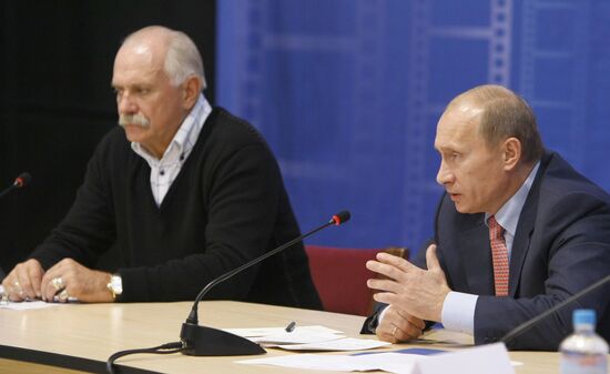 Vladimir Putin visits St Petersburg