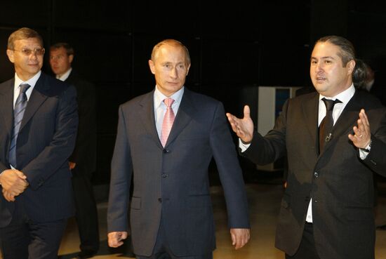 Vladimir Putin visits St Petersburg
