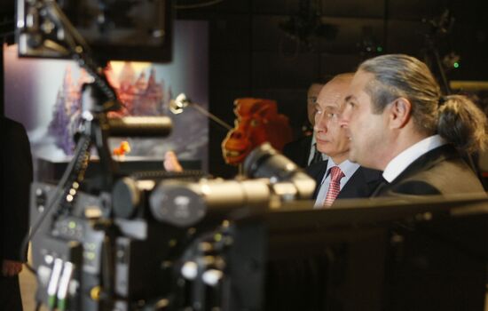 Vladimir Putin visits St Petersburg