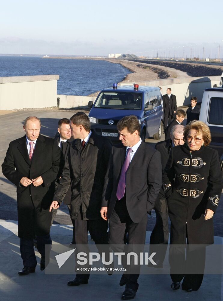 Vladimir Putin visits St Petersburg