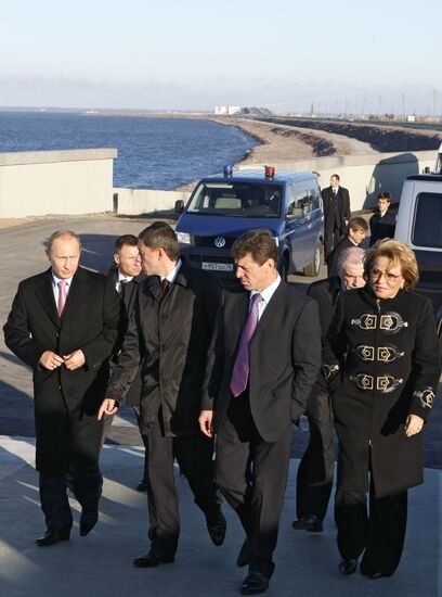 Vladimir Putin visits St Petersburg