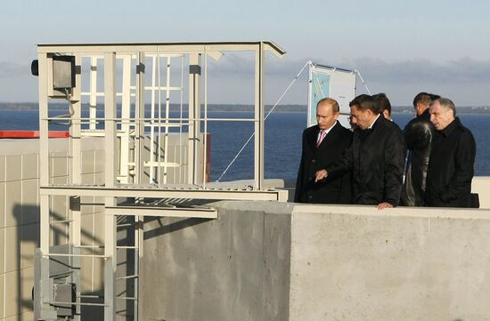Vladimir Putin visits St Petersburg
