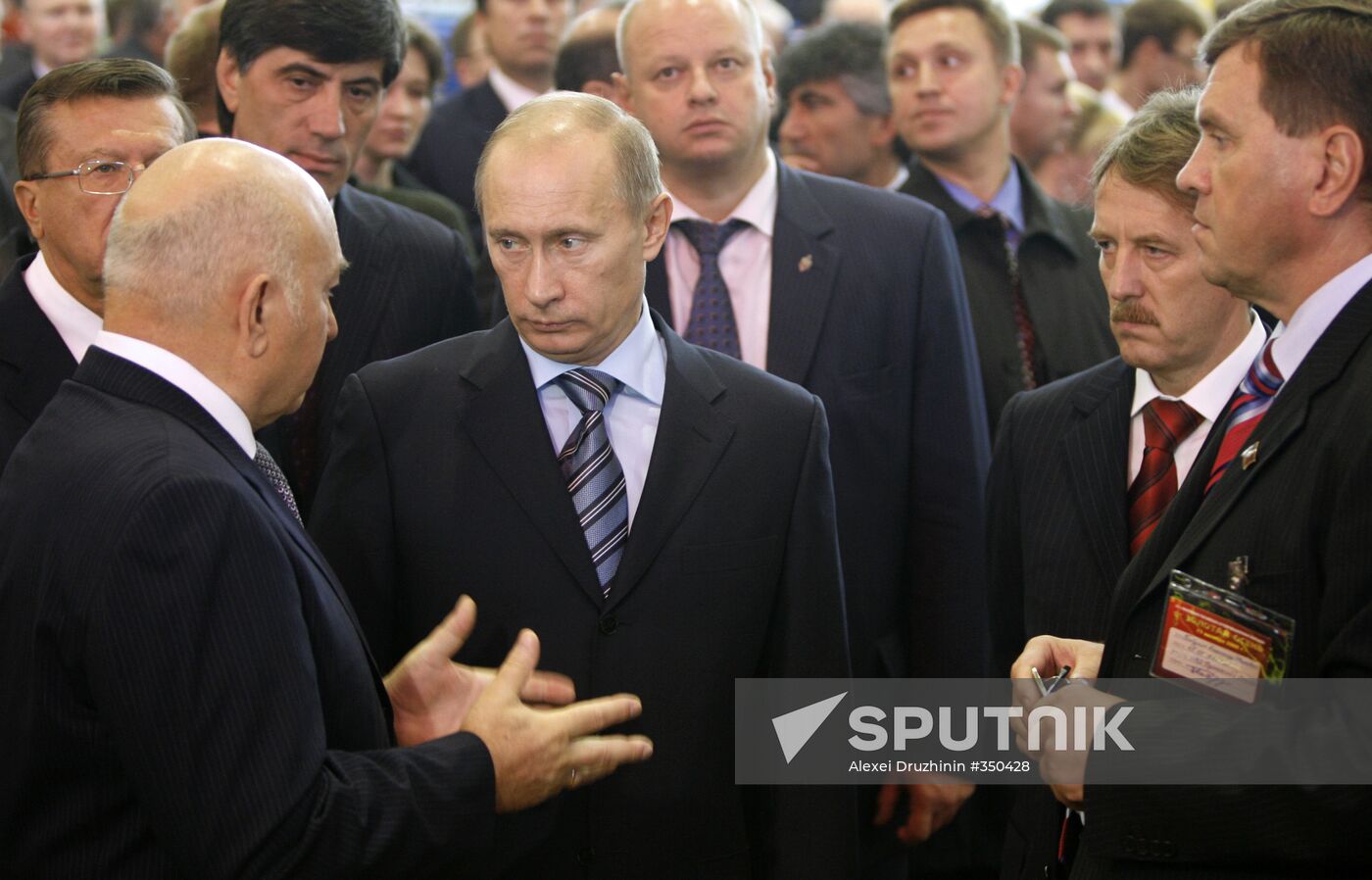 Putin visits agricultural exhibition Golden Fall