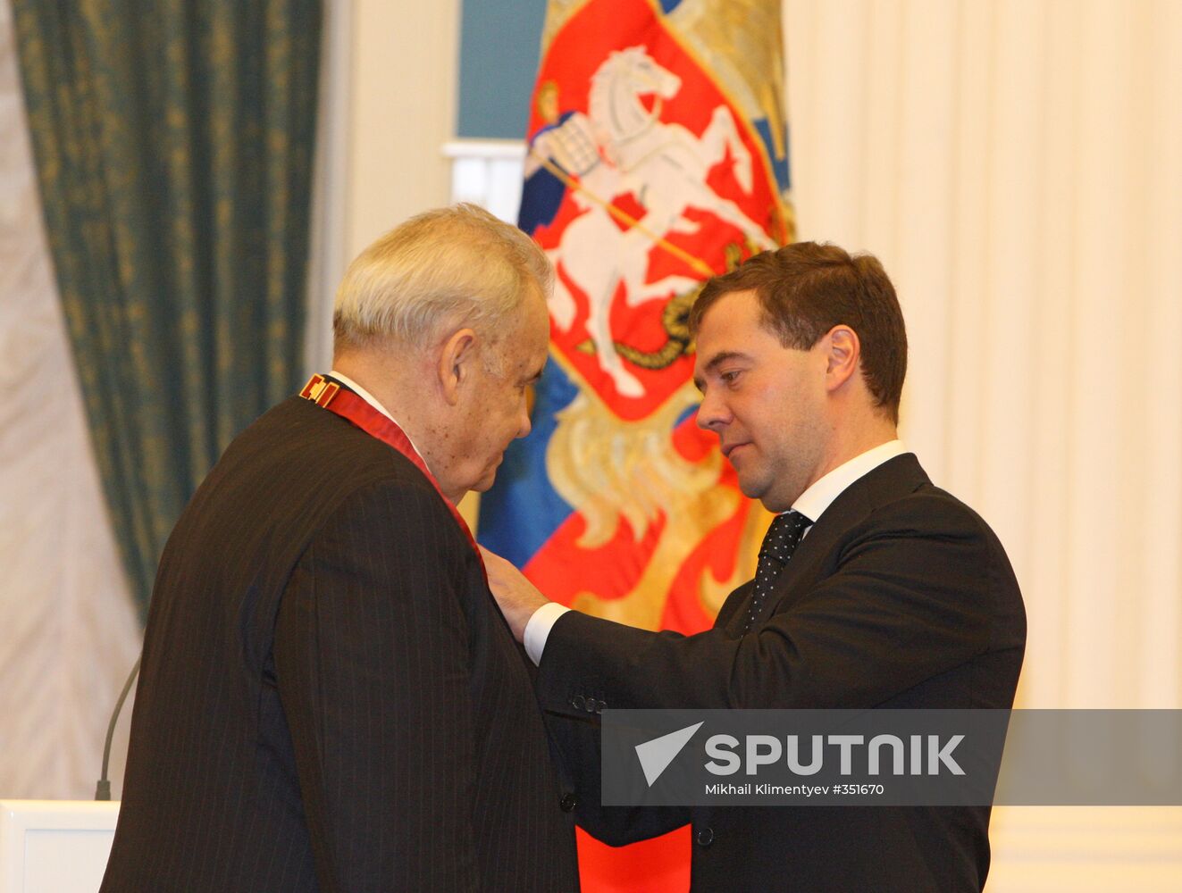 Russian President Dmitry Medvedev hands out state awards