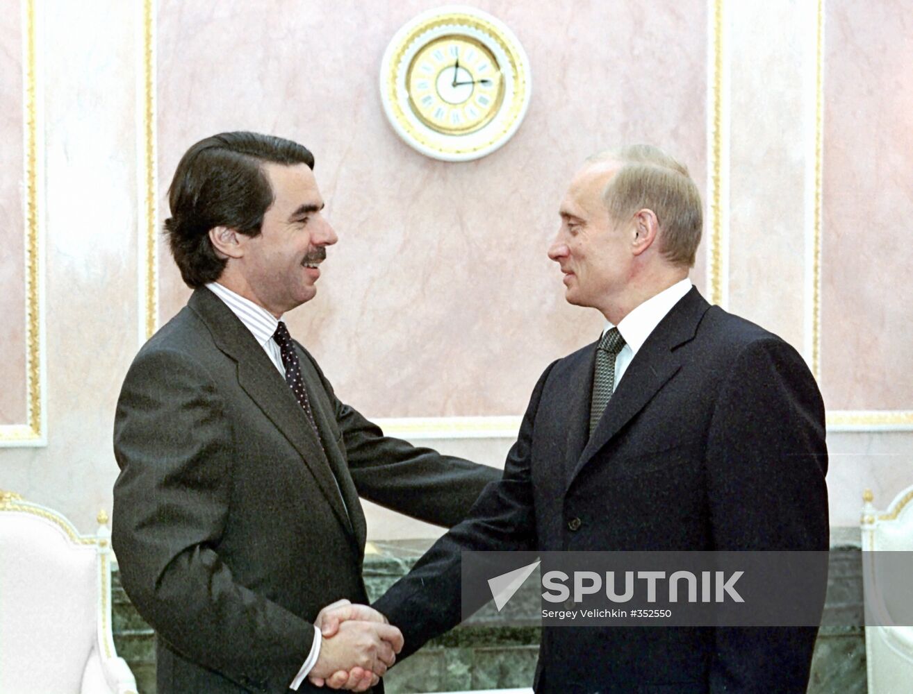 Vladimir Putin, Jose Aznar