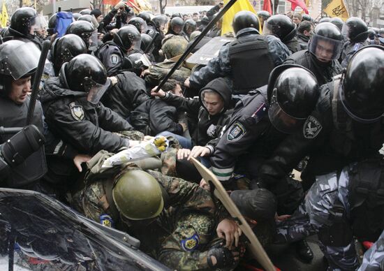 Nationalists march in Kiev