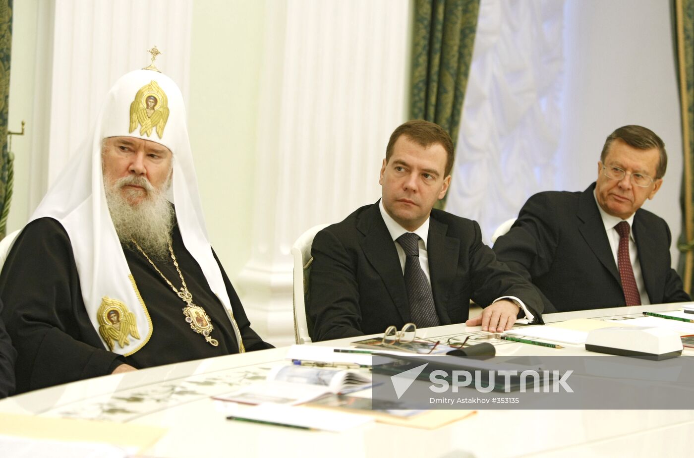 Dmitry Medvedev calls for rebuilding of New Jerusalem Monastery
