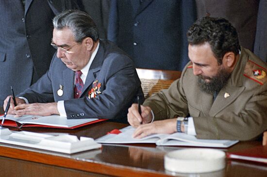 L.I.Brezhnev and F.Castro Ruz