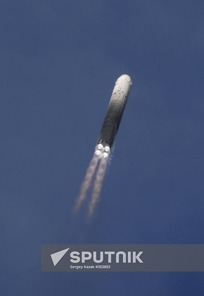 Launch of RS 18 ballistic missile from the Baikonur space center