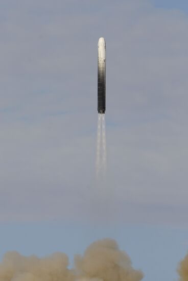 Launch of RS 18 ballistic missile from the Baikonur space center