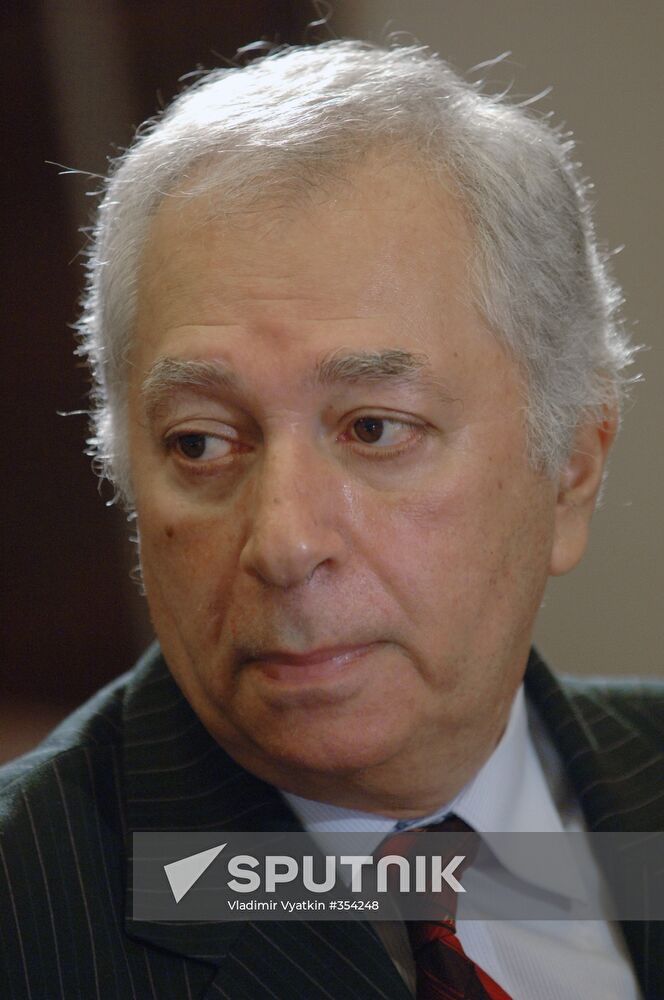 News conference on the YCL's 90th anniversary