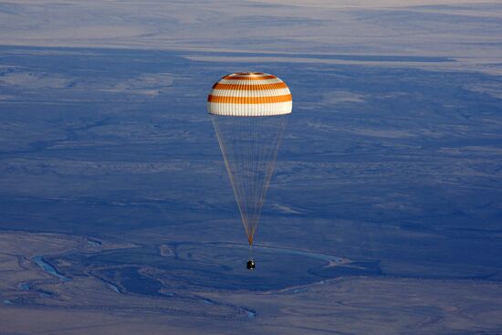17th ISS expedition returns to Earth