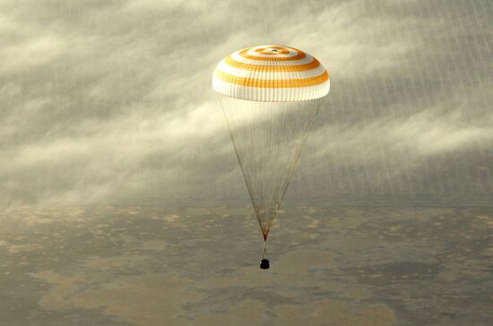 17th ISS expedition returns to Earth