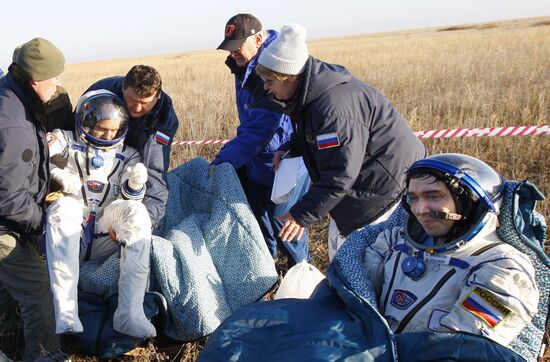 17th ISS expedition returns to Earth