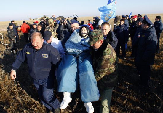 17th ISS expedition returns to Earth