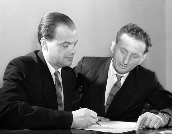 Russian physicists Nikolai Basov, Alexander Prokhorov