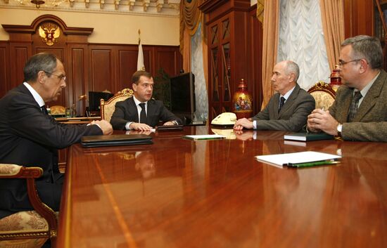 President meets with ambassadors to go to Abkhazia, South Osseti
