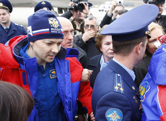 Return of the 17th mission to the International Space Station