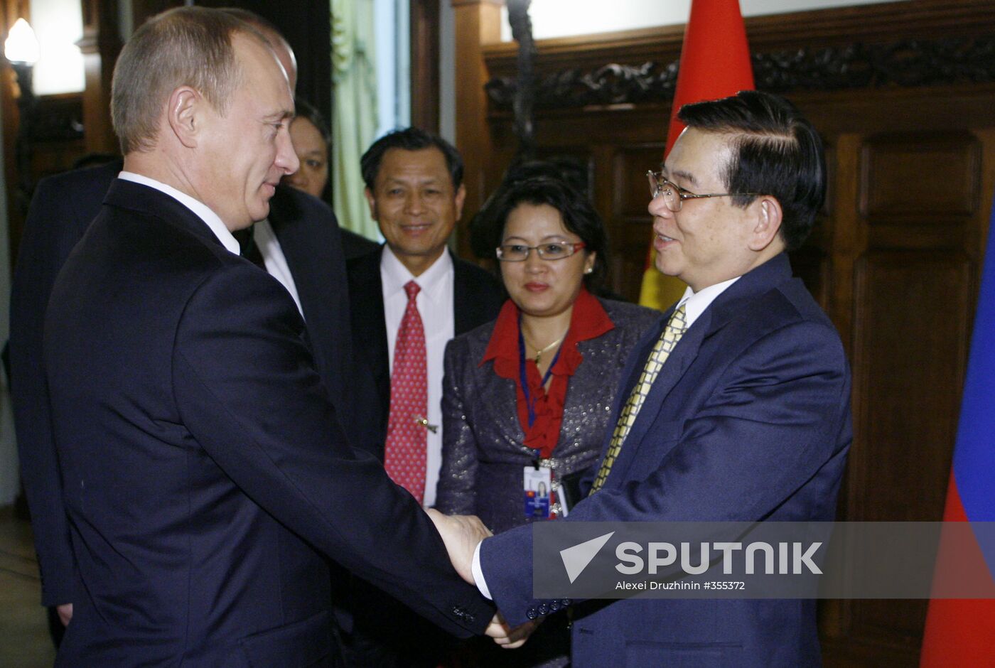 Vladimir Putin and Nguyen Minh Triet