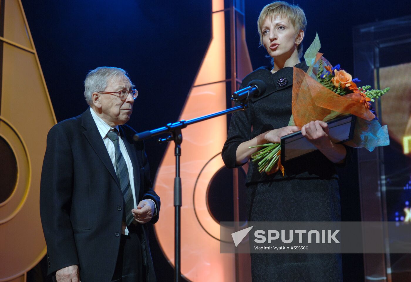 Awarding Artyom Borovik prize winners