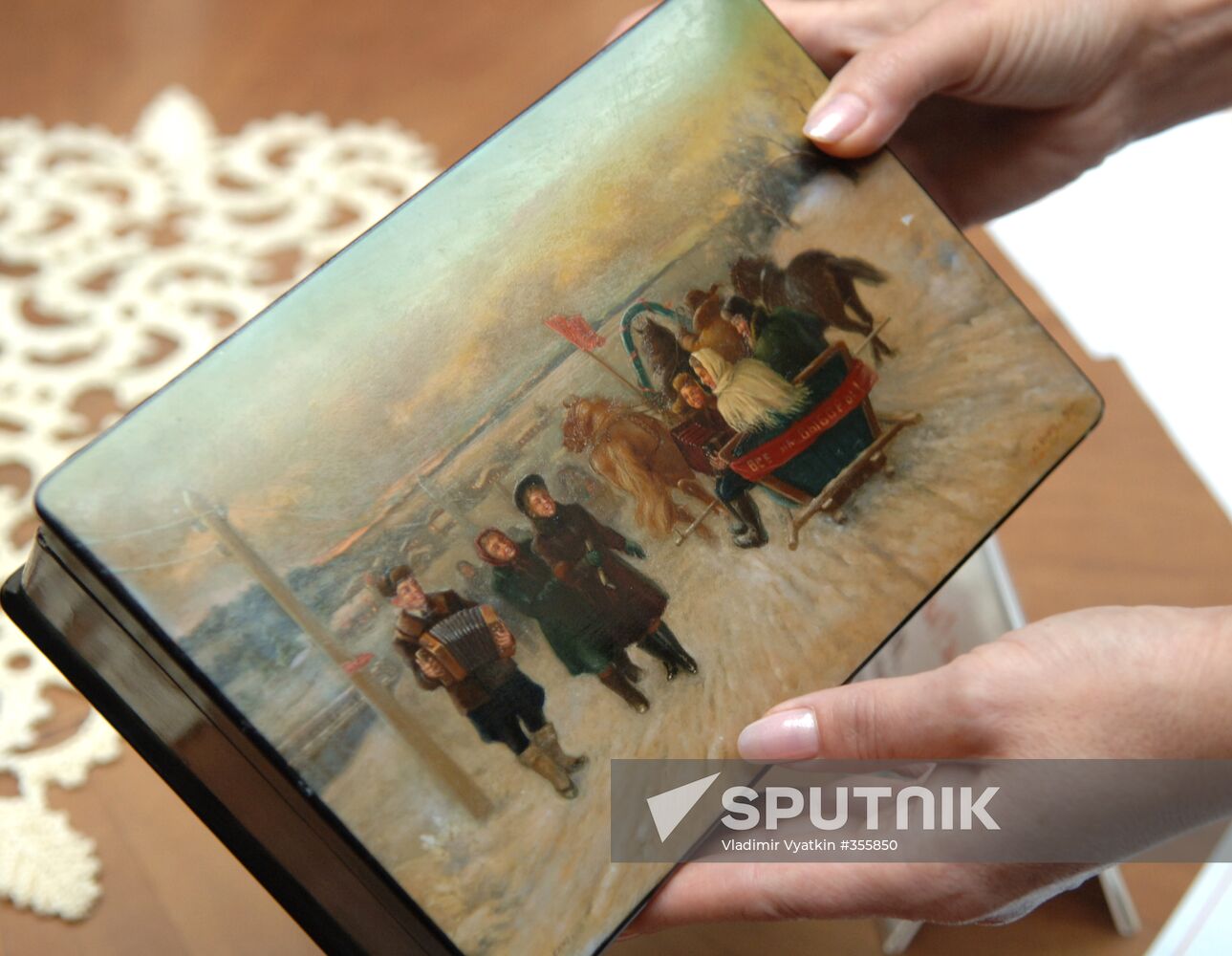 Exhibition of Fedoskino lacquer art