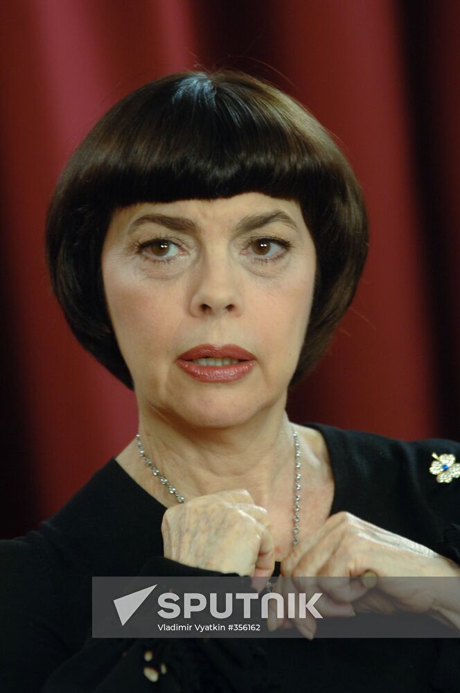 News conference given by famous French singer Mireille Mathieu