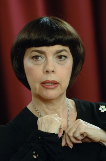 News conference given by famous French singer Mireille Mathieu