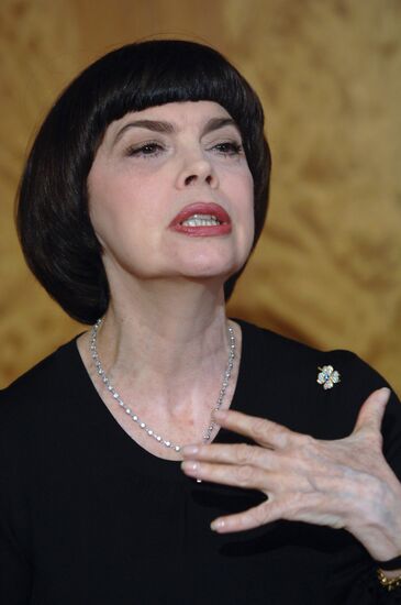 News conference given by famous French singer Mireille Mathieu