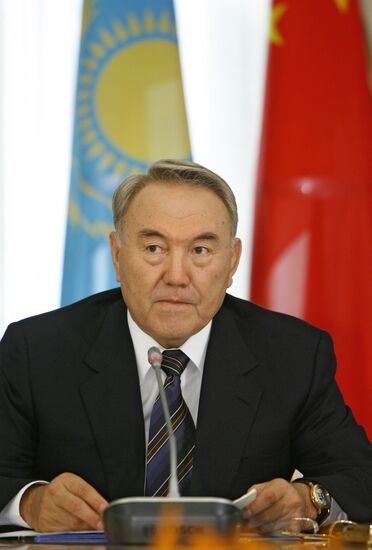 Nursultan Nazarbayev meets with SCO prime ministers