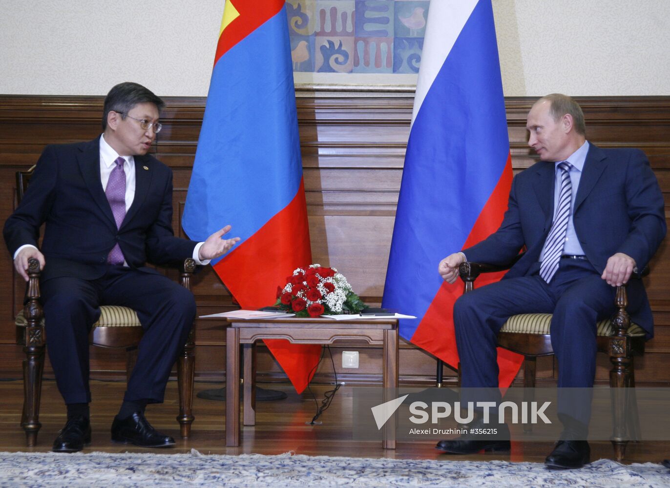 Russian prime minister meets with his Mongolian counterpart