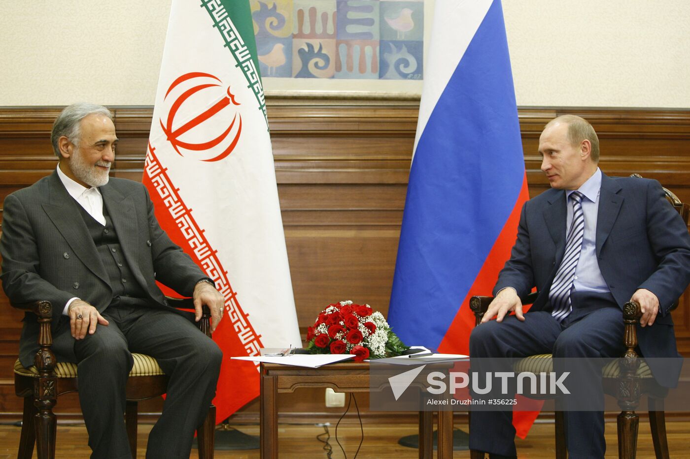 Vladimir Putin meets with Iranian Vice-President Parviz Davudi