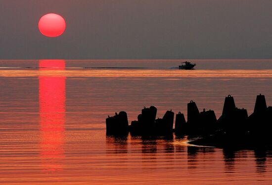 Sunset over Amur Bay