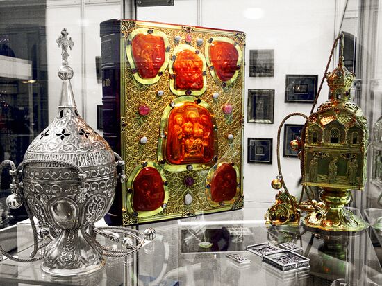 Exhibition "New Russian Style 2002"