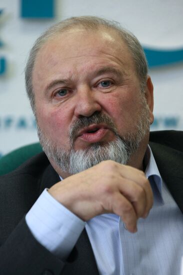 News conference on Cinematography Institute festival