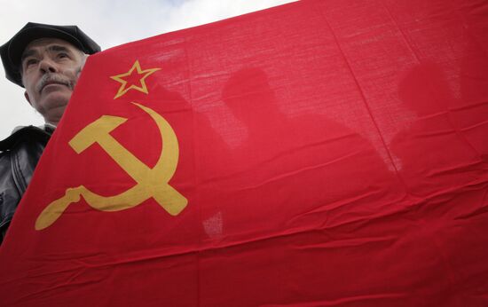Communists celebrate 91st Bolshevik revolution anniversary