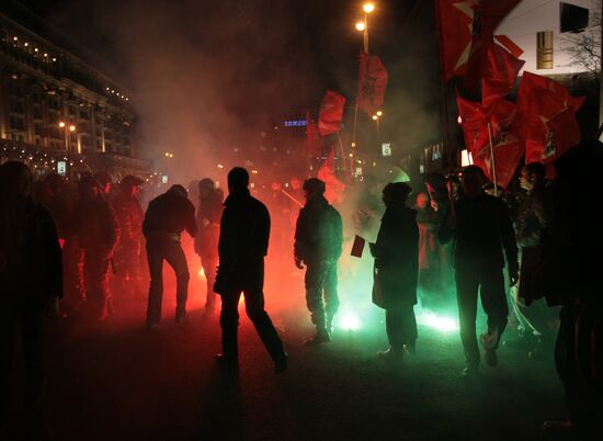 Communists rally to celebrate Bolshevik revolution anniversary