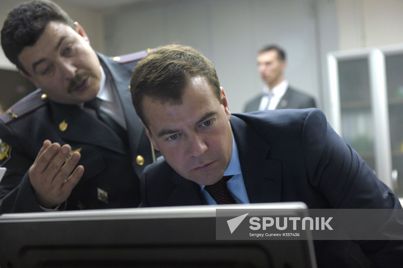 Dmitry Medvedev visits police headquarters in St. Petersburg