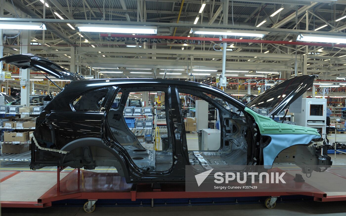 General Motors car assembly plant opened in St. Petersburg