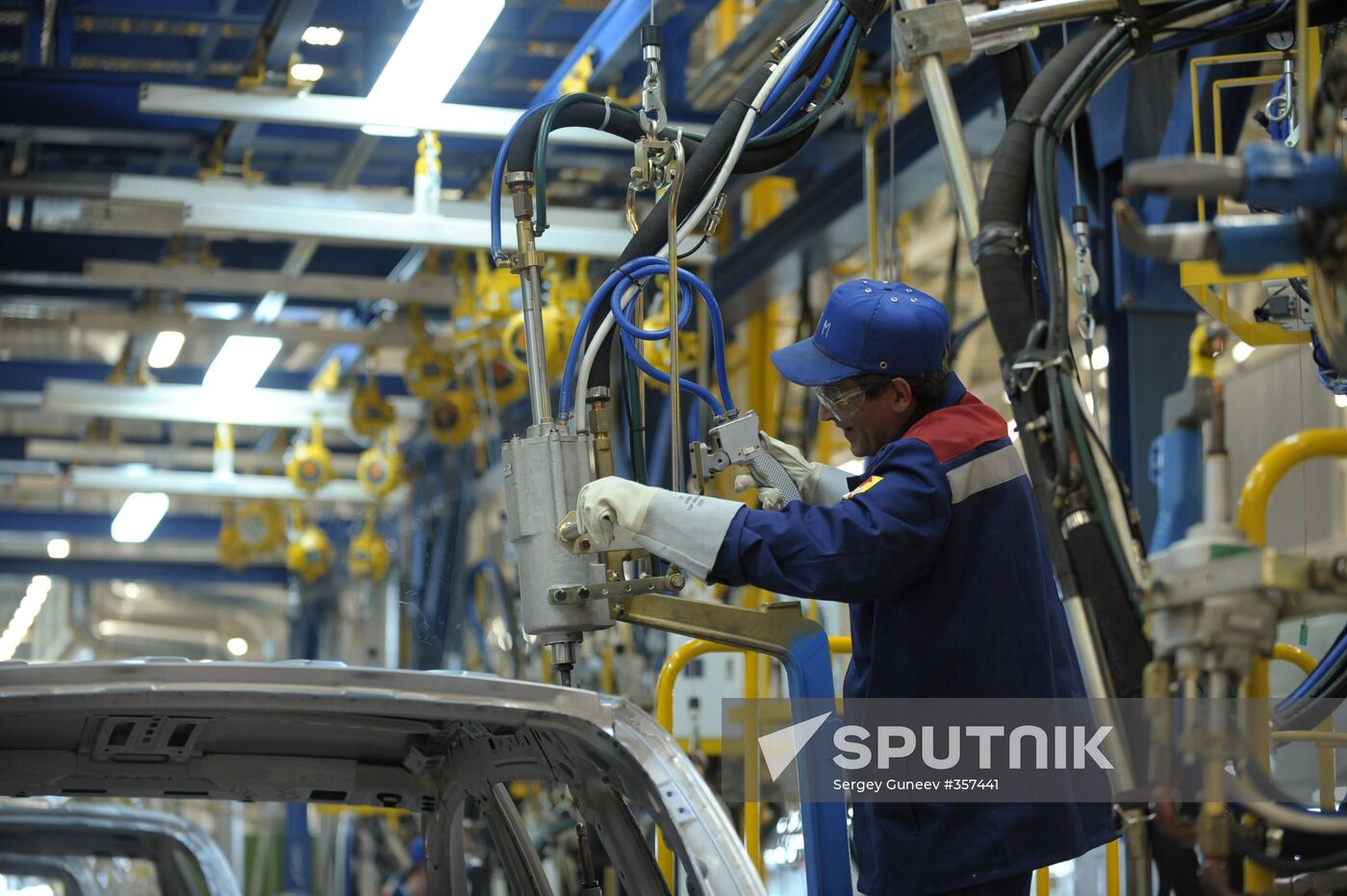 General Motors car assembly plant opened in St. Petersburg