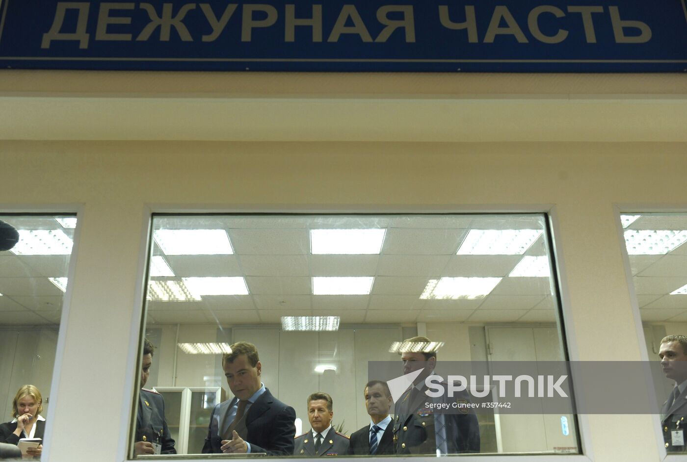 Dmitry Medvedev visits police headquarters in St. Petersburg