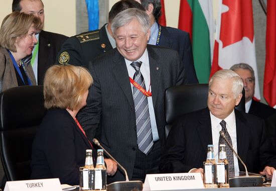 NATO-Ukraine defense minister session
