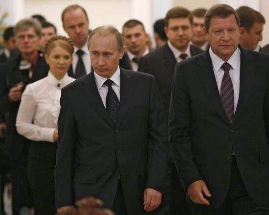 Vladimir Putin visits Moldova