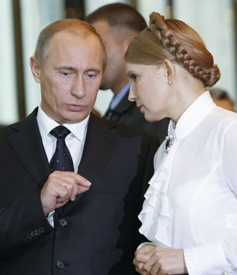 Vladimir Putin visits Moldova